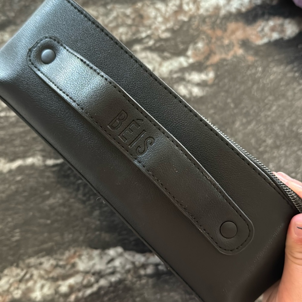 Beis toiletry / makeup bag